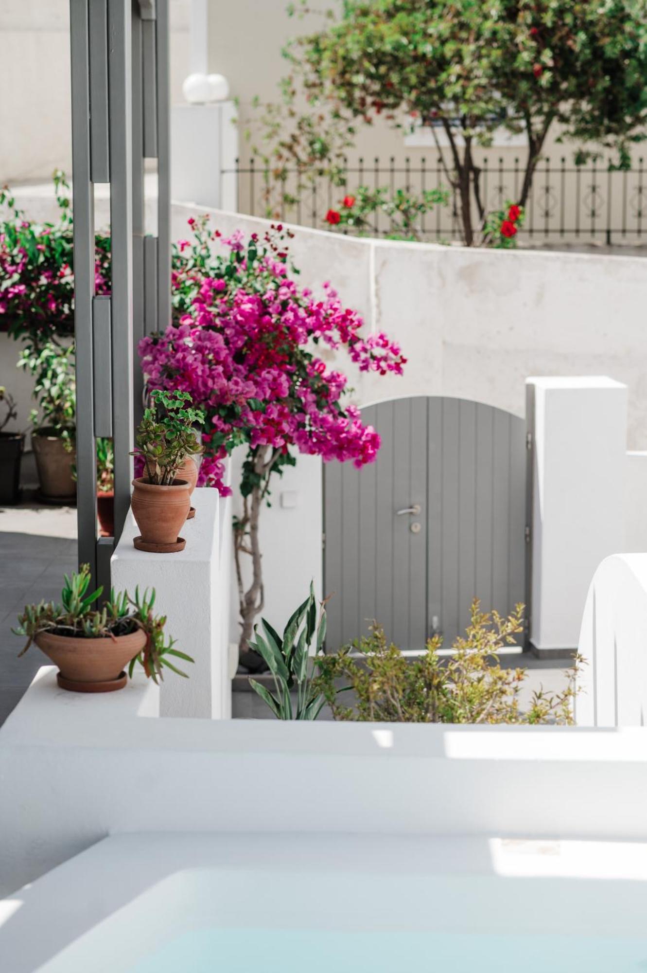 Amphitrite Suites Santorini Вотон Экстерьер фото
